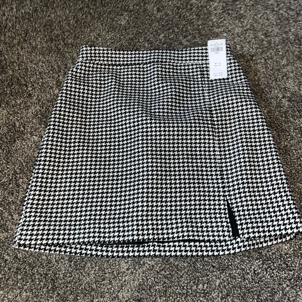 Hollister Monochrome Houndstooth Mini Skirt